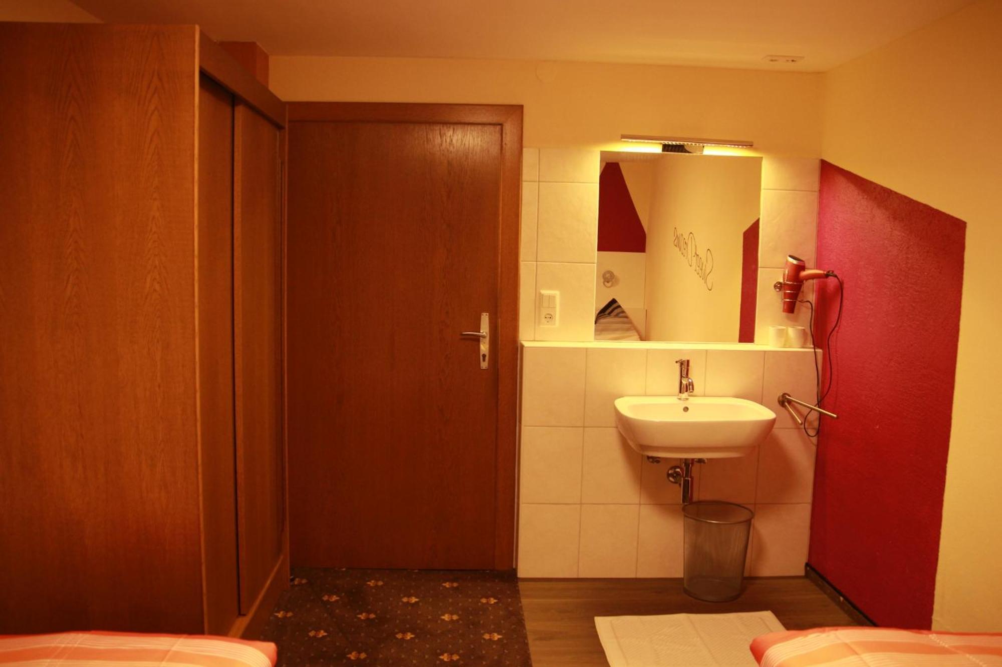 Guest house Haus Kartoner *